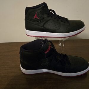 Nike Jumpman Size 11 1/2 Mena.